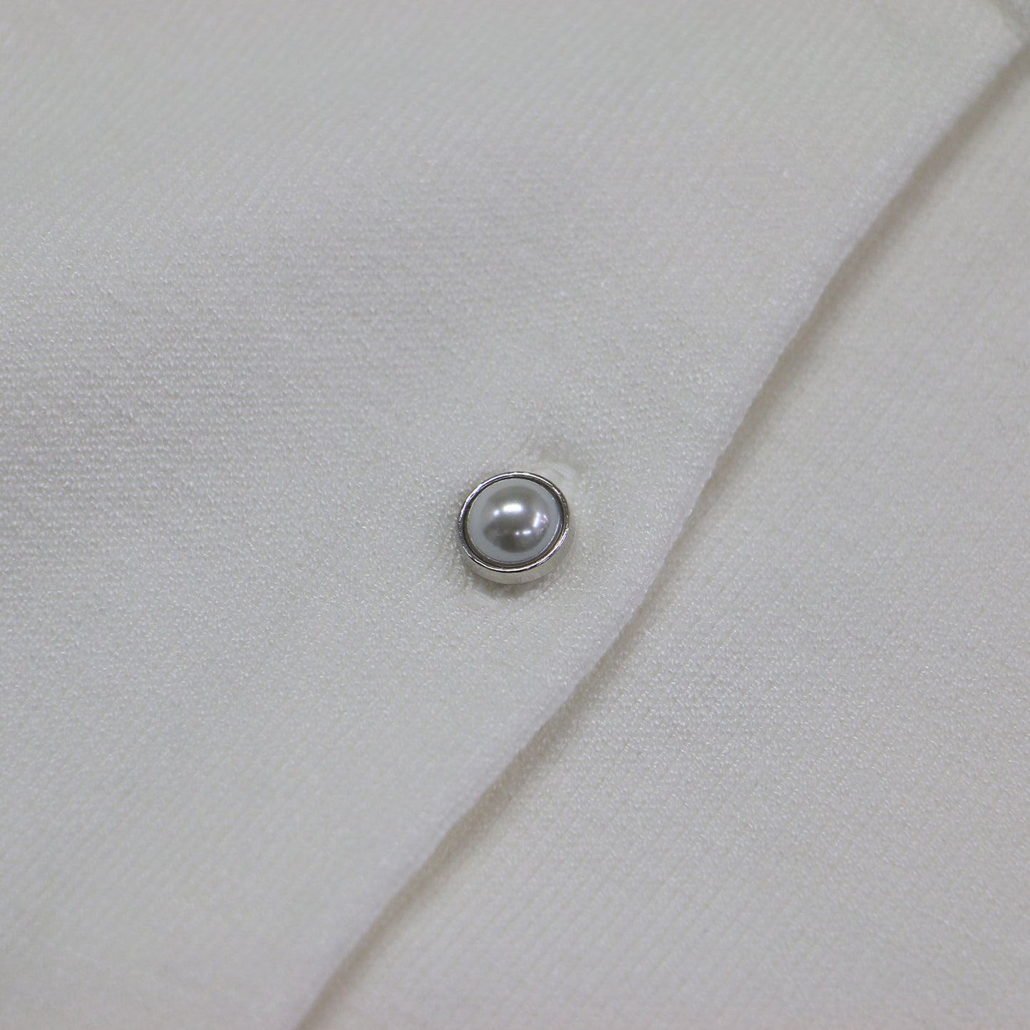 パールボタン ロングスリーブ カーディガン / ニット クルーネック コンパクトシルエット