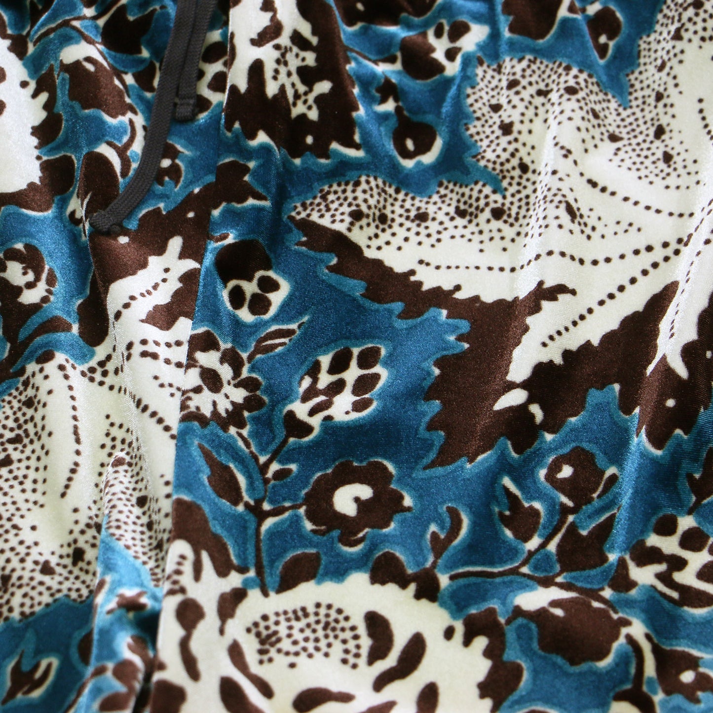 22秋冬 ブライトベロアプリント ナローパンツ / ワイドパンツ ウエストゴム 総柄 フレア