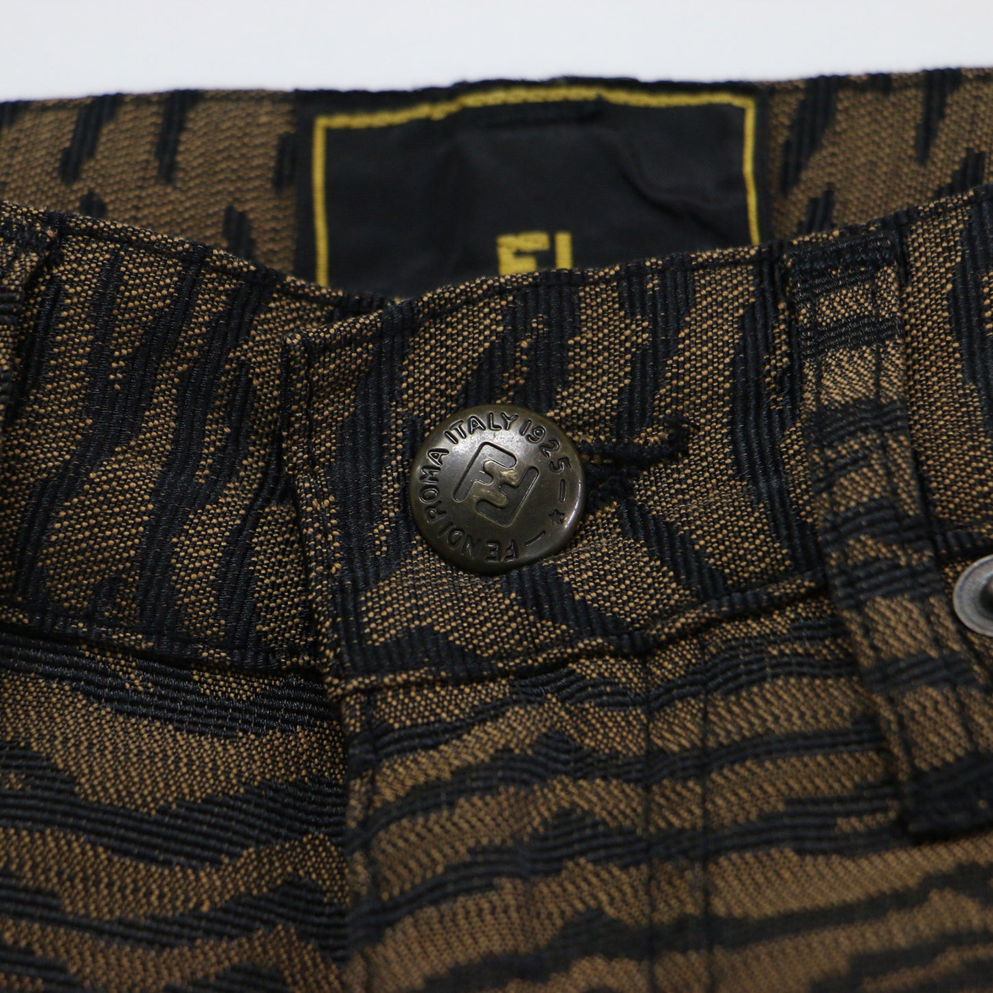 ジャガード テーパードパンツ / デニムパンツ ハイウエスト 5ポケット 総柄 ブランドロゴ ヴィンテージ