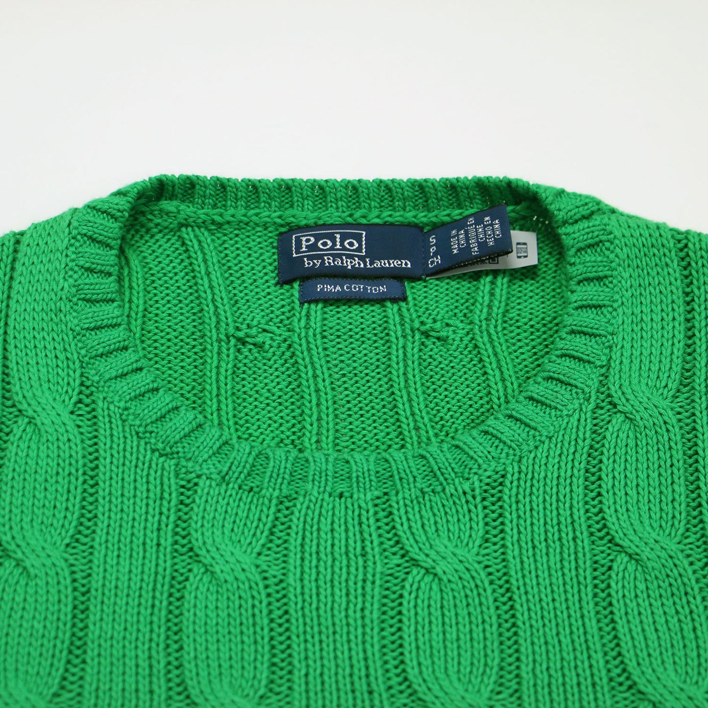 コットン クルーネック ケーブルニット / セーター 長袖 コンパクト ロゴ 刺繍