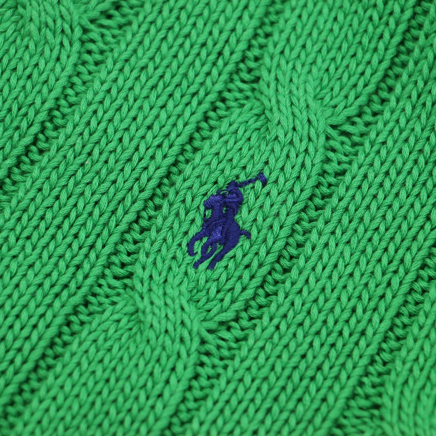 コットン クルーネック ケーブルニット / セーター 長袖 コンパクト ロゴ 刺繍