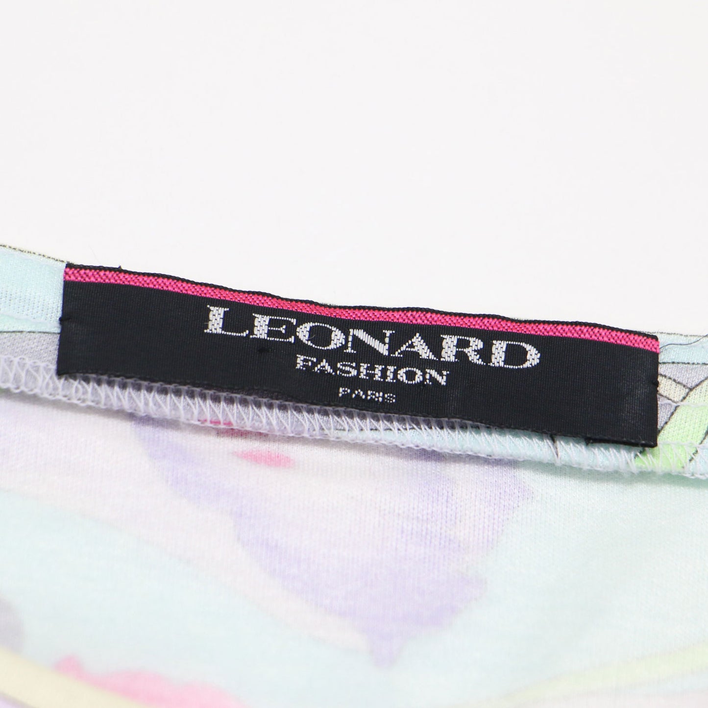 フラワープリント 半袖 カットソー / Tシャツ クルーネック Aライン メタルボタン 総柄 コットン