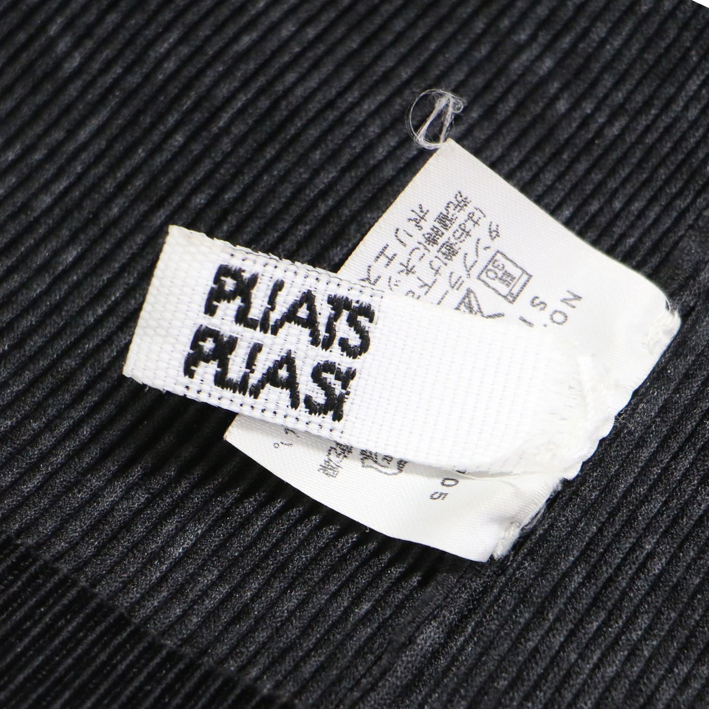 ハイネック プリーツ カットソー / プルオーバー 半袖 ボトルネック コンパクト