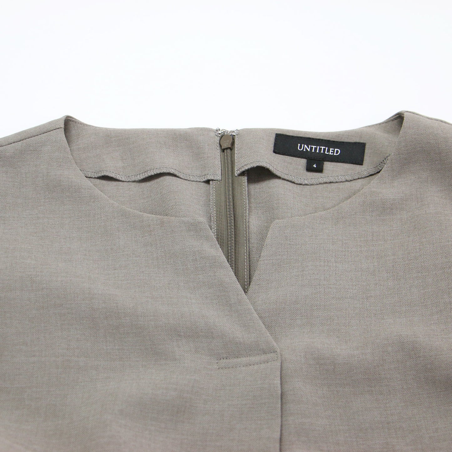 フロントタック キーネック ワンピース / フレンチスリーブ 膝丈 ストレッチ リネン