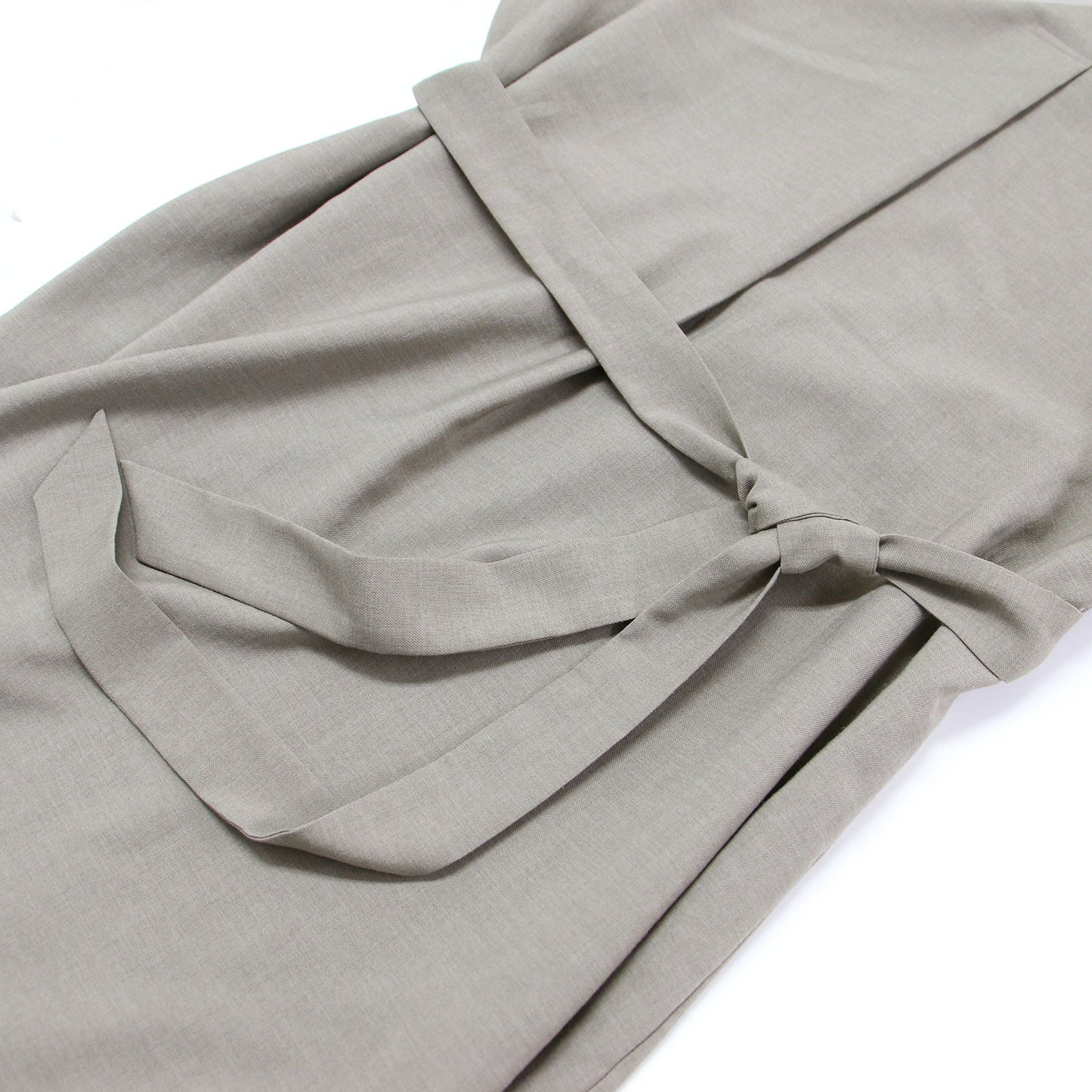 フロントタック キーネック ワンピース / フレンチスリーブ 膝丈 ストレッチ リネン