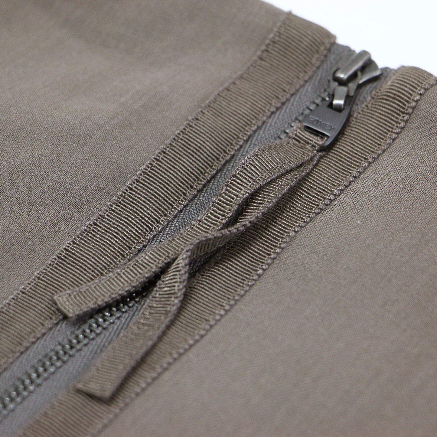 レディ スピーガ ドレス / ワンピース ノースリーブ クルーネック ミディ丈 フレア ウール