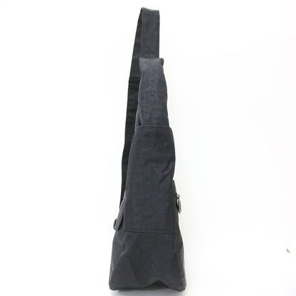 テクスチャード ナイロン Sサイズ / ショルダーバッグ 肩掛け ロゴ 刺繍 撥水加工