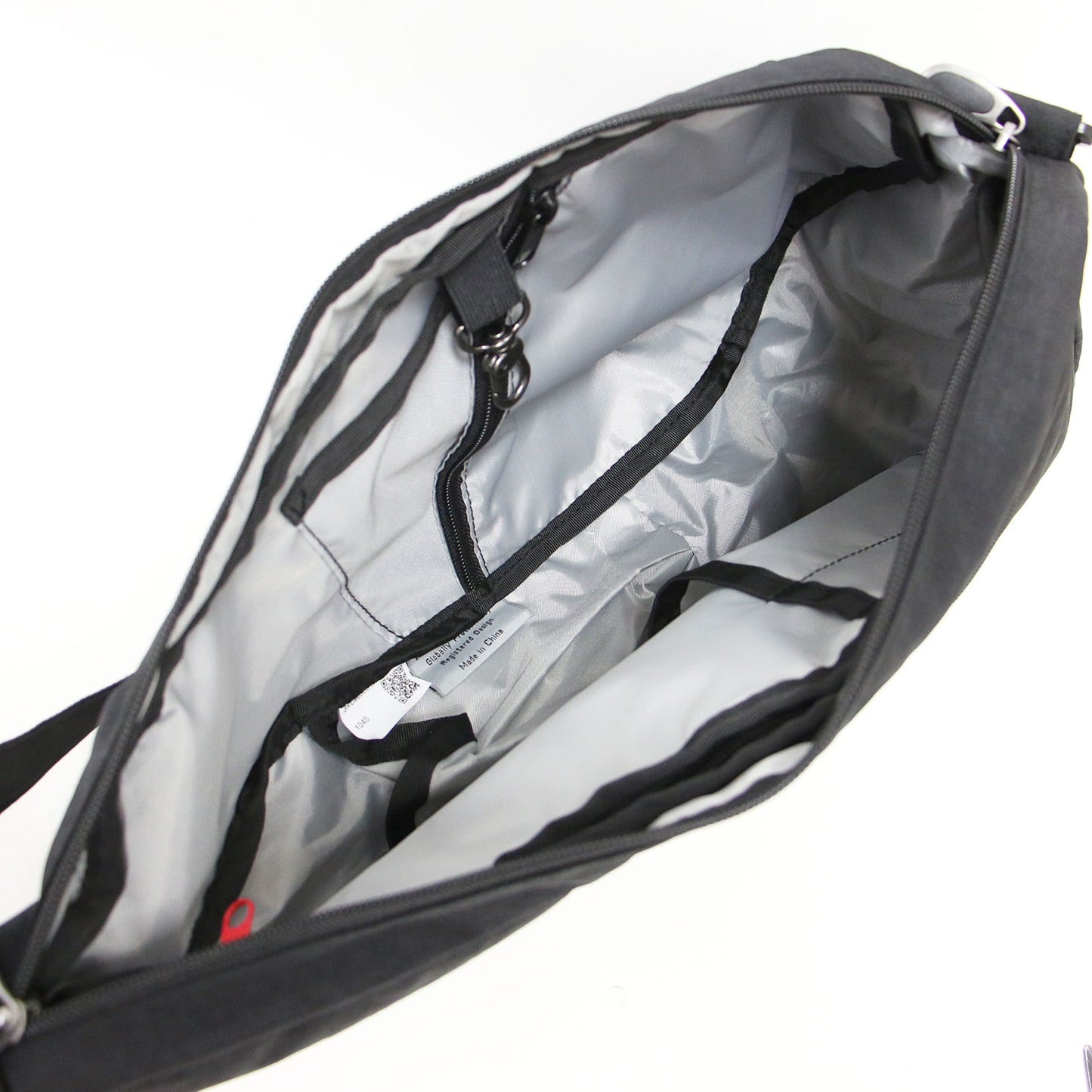 テクスチャード ナイロン Sサイズ / ショルダーバッグ 肩掛け ロゴ 刺繍 撥水加工