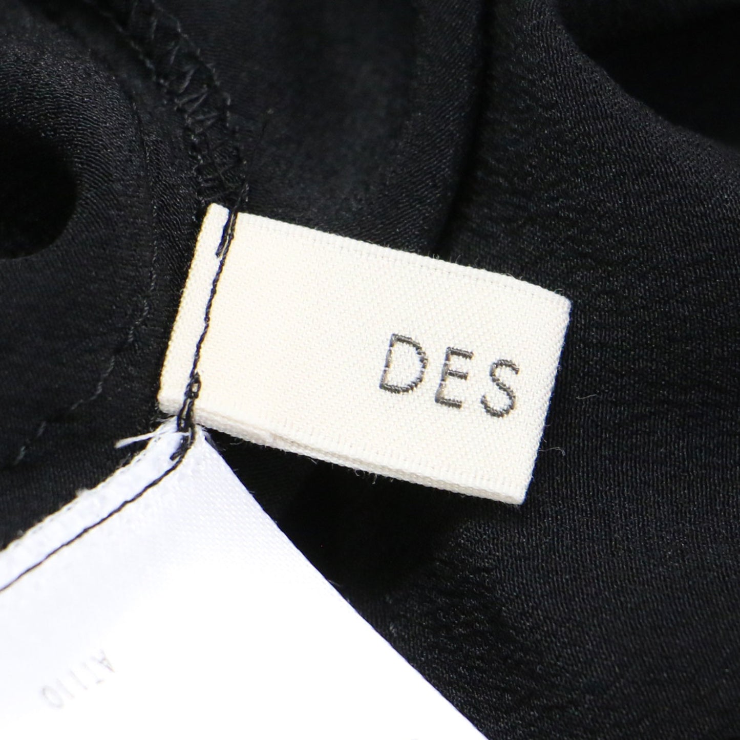 25春夏 エッジンレース スカーフライン ブラウス / プルオーバー ノースリーブ Vネック Aライン フレア シルク