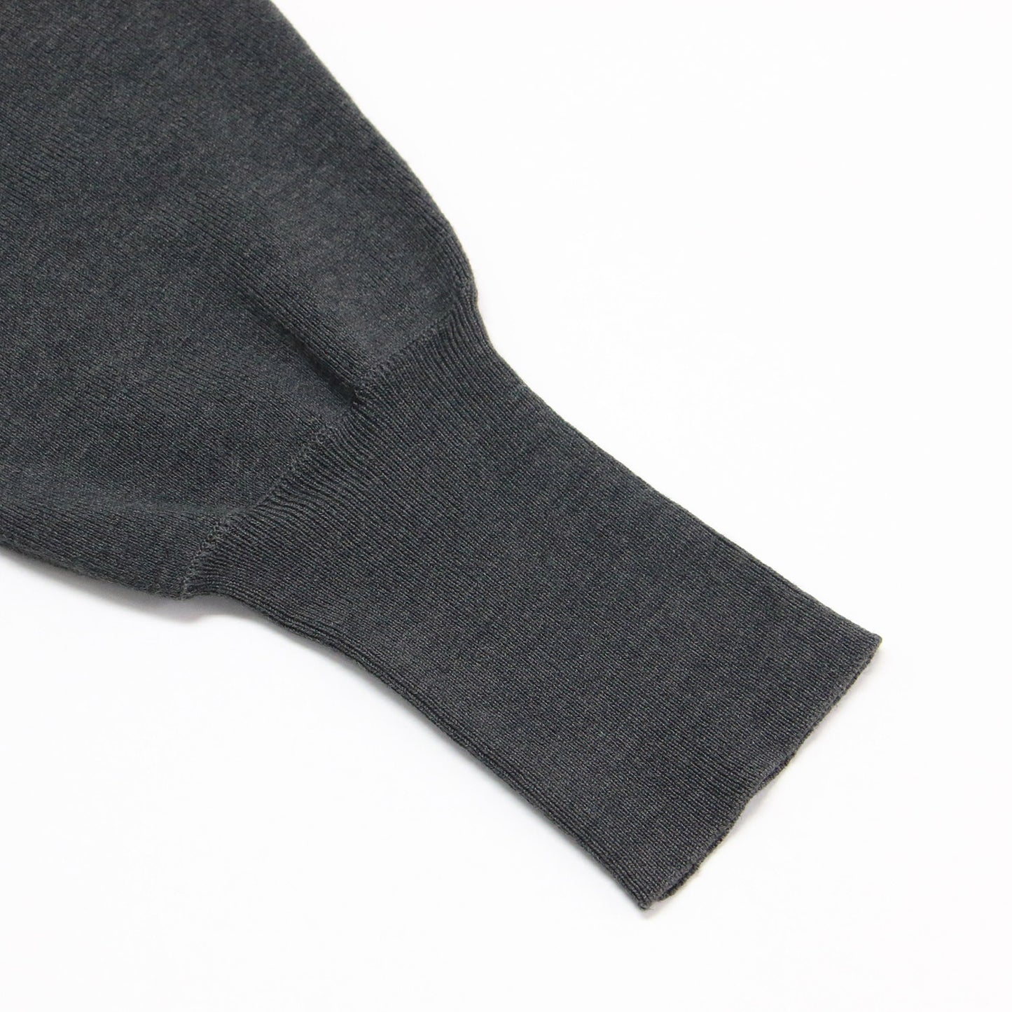 タートルネック ニットワンピース / ドレス 長袖 ロング丈 ハイネック フレア ギャザー アシンメトリーヘム