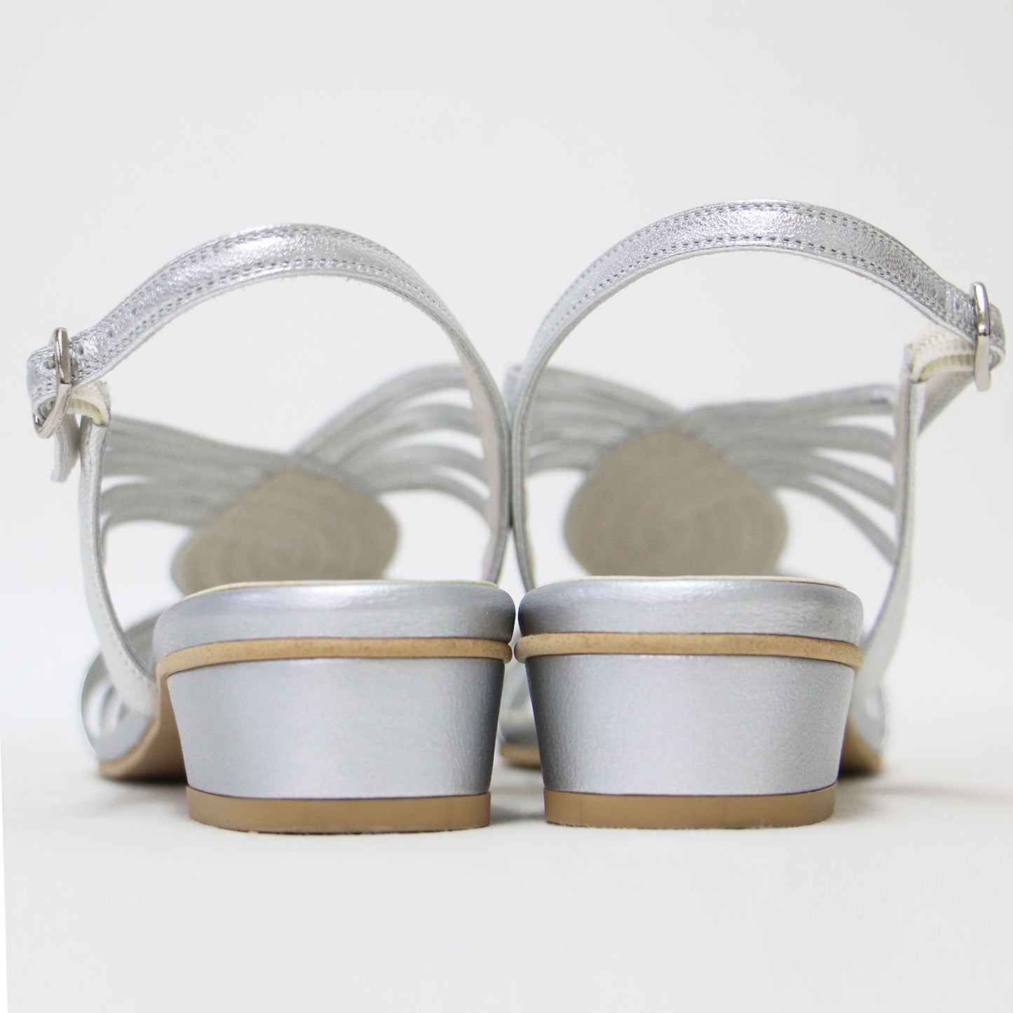25春夏 クロス メッシュ ローヒール サンダル / スクエアトゥ メタリック ストラップ レザー