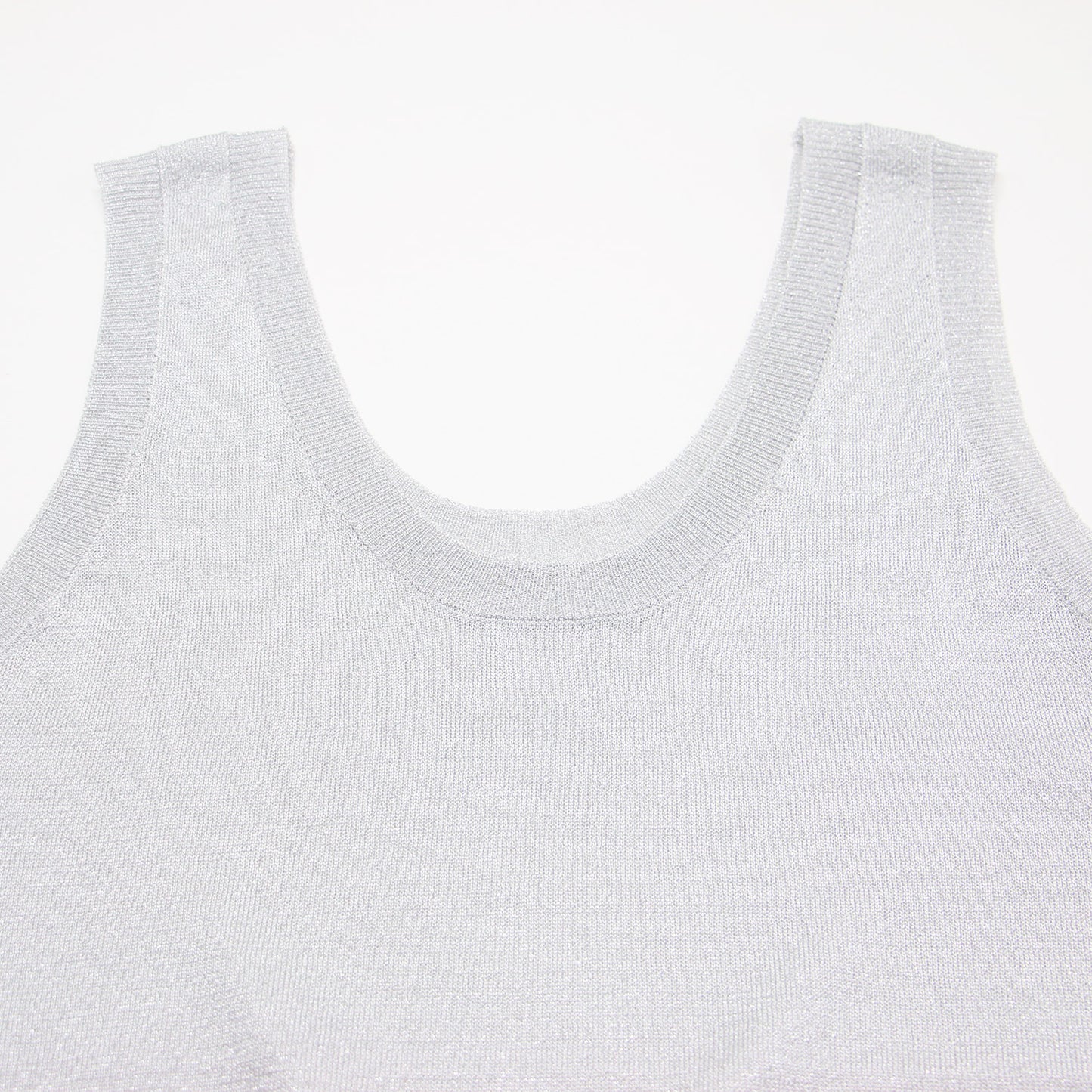 × IENA 別注 グリッター ニット タンクトップ / プルオーバー ノースリーブ Uネック ラメ糸