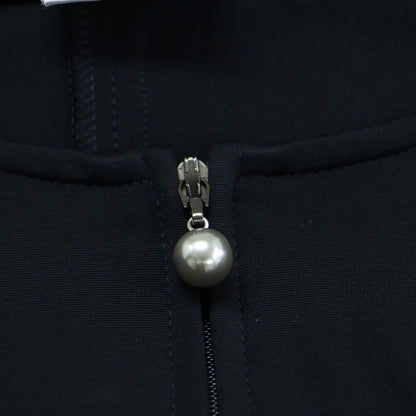 ビジュー付き 半袖 ミニ ワンピース / ラウンドネック パフスリーブ フロントジップ ジャージー素材