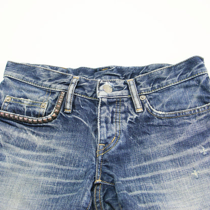 スタッズ付き デニム ショートパンツ / ローライズ カットオフ