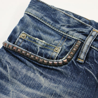 スタッズ付き デニム ショートパンツ / ローライズ カットオフ