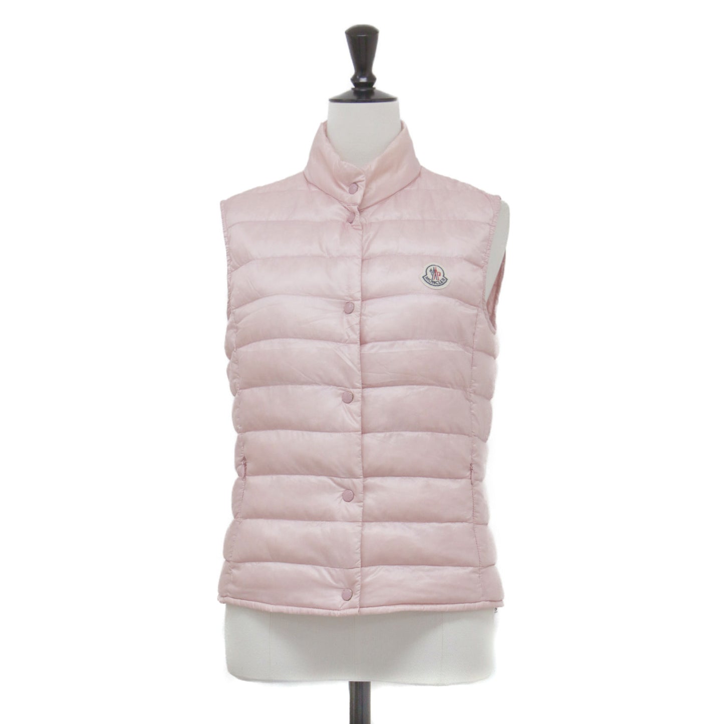ダウンベスト LIANE GILET / ショート丈 スタンドカラー ワッペン ロゴ