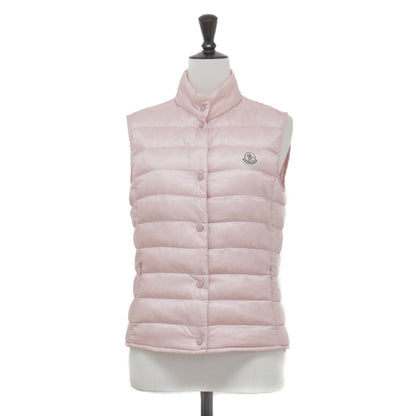 ダウンベスト LIANE GILET / ショート丈 スタンドカラー ワッペン ロゴ