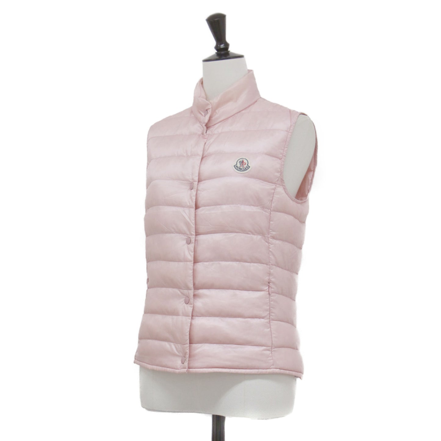 ダウンベスト LIANE GILET / ショート丈 スタンドカラー ワッペン ロゴ