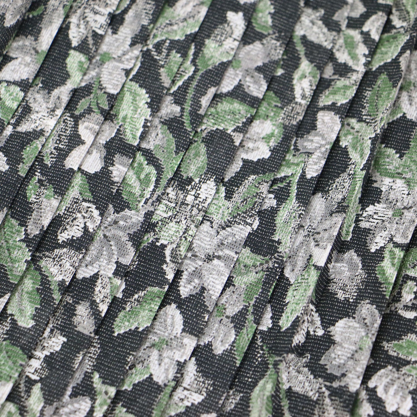 タペストリー フラワー プリーツスカート / TAPESTRY FLOWER PLEATS SKIRT ミモレ丈 ハイウエスト フレア