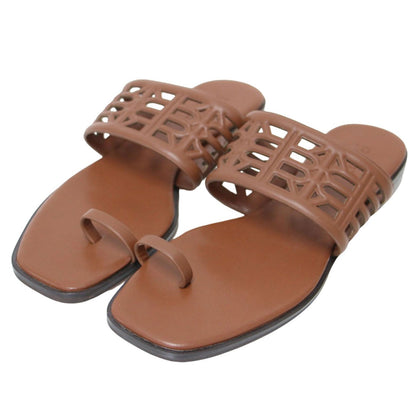 24春夏 アメリア サンダル / Amelia Sandal トングサンダル ローヒール スムース調 アナグラムモチーフ