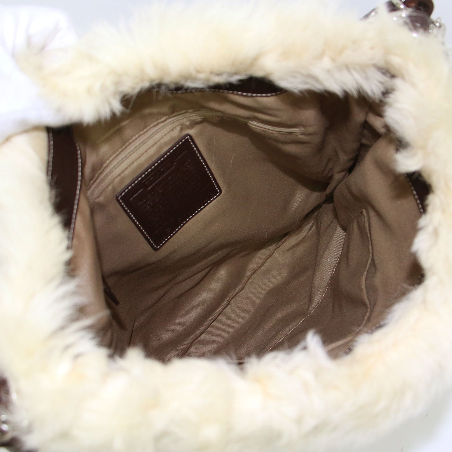 ファー付き シグネチャー ショルダー バッグ / ワンハンドル 肩掛け キャンバス レザー スエード