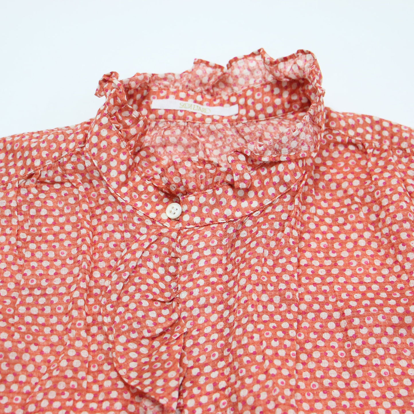 24春夏 コットン ラミープリント フリルネック ブラウス / シャツ ノースリーブ ハイネック 比翼ボタン リネン