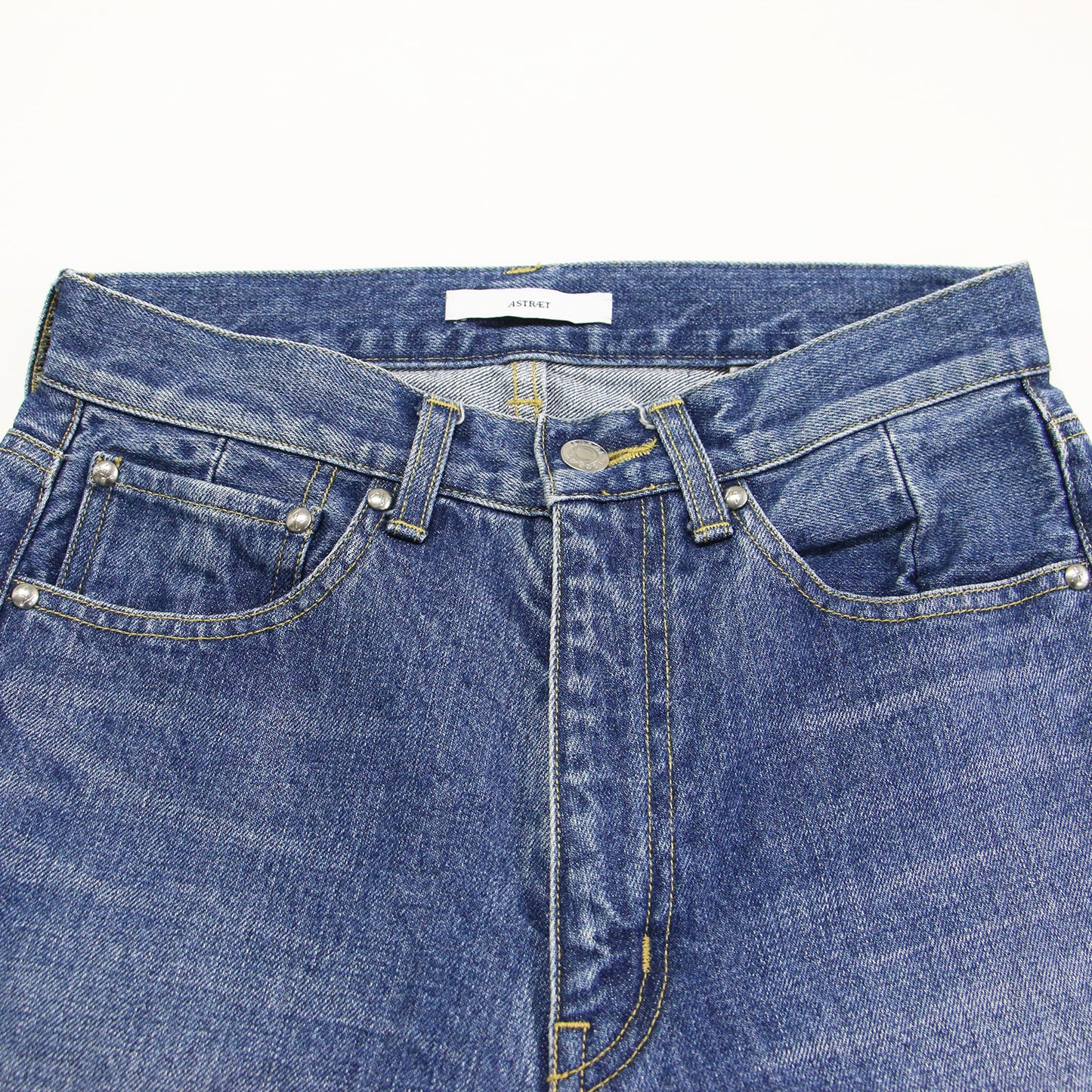 リメイク デニムパンツ / クロップド丈 ロールアップ カットオフ メタルパーツ ロゴ