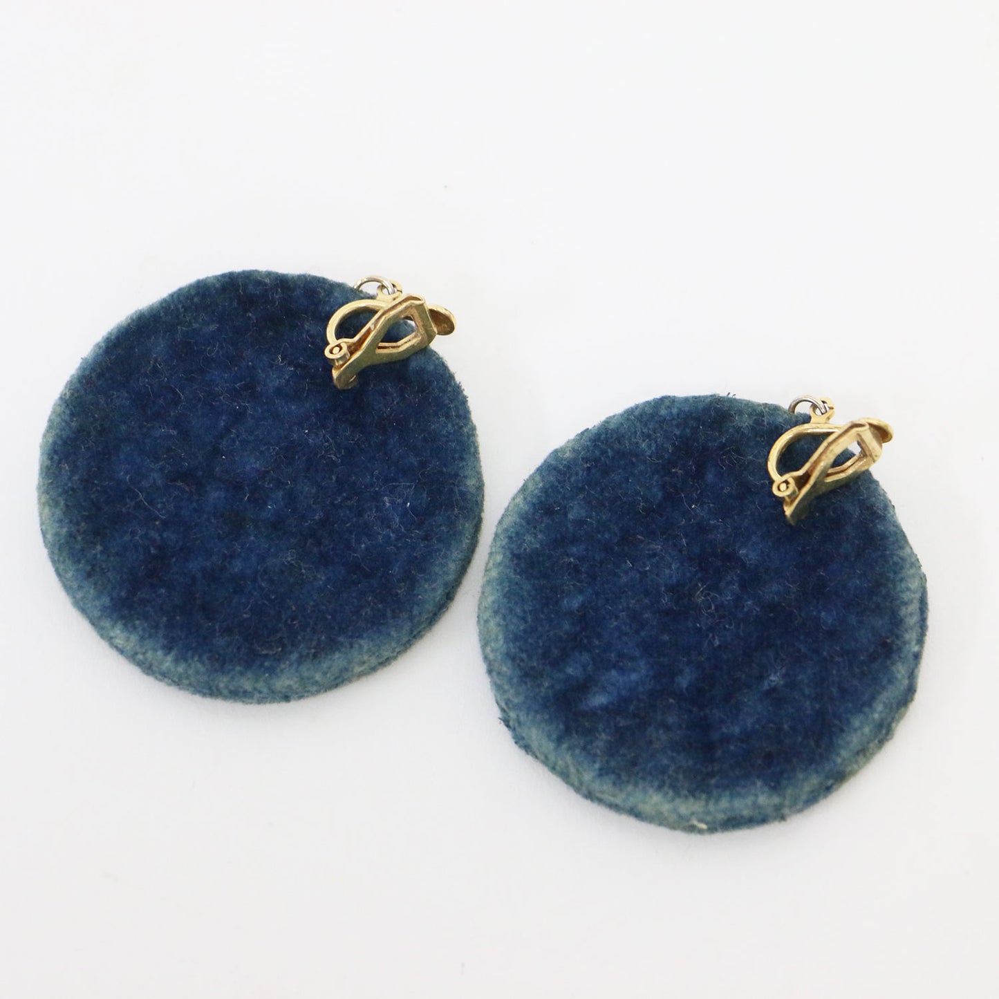 丸型 フロッキー イヤリング / ベロア 両耳用