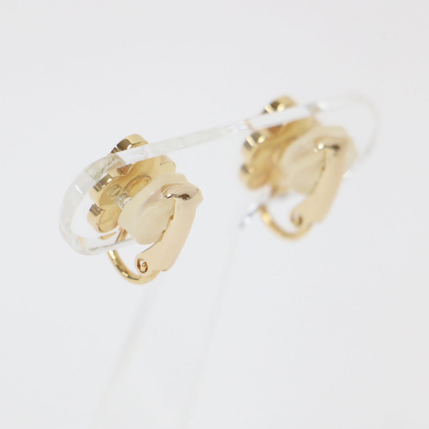 キラ エナメル フラワー クリップオンイヤリング / 両耳用 ニッケルフリー