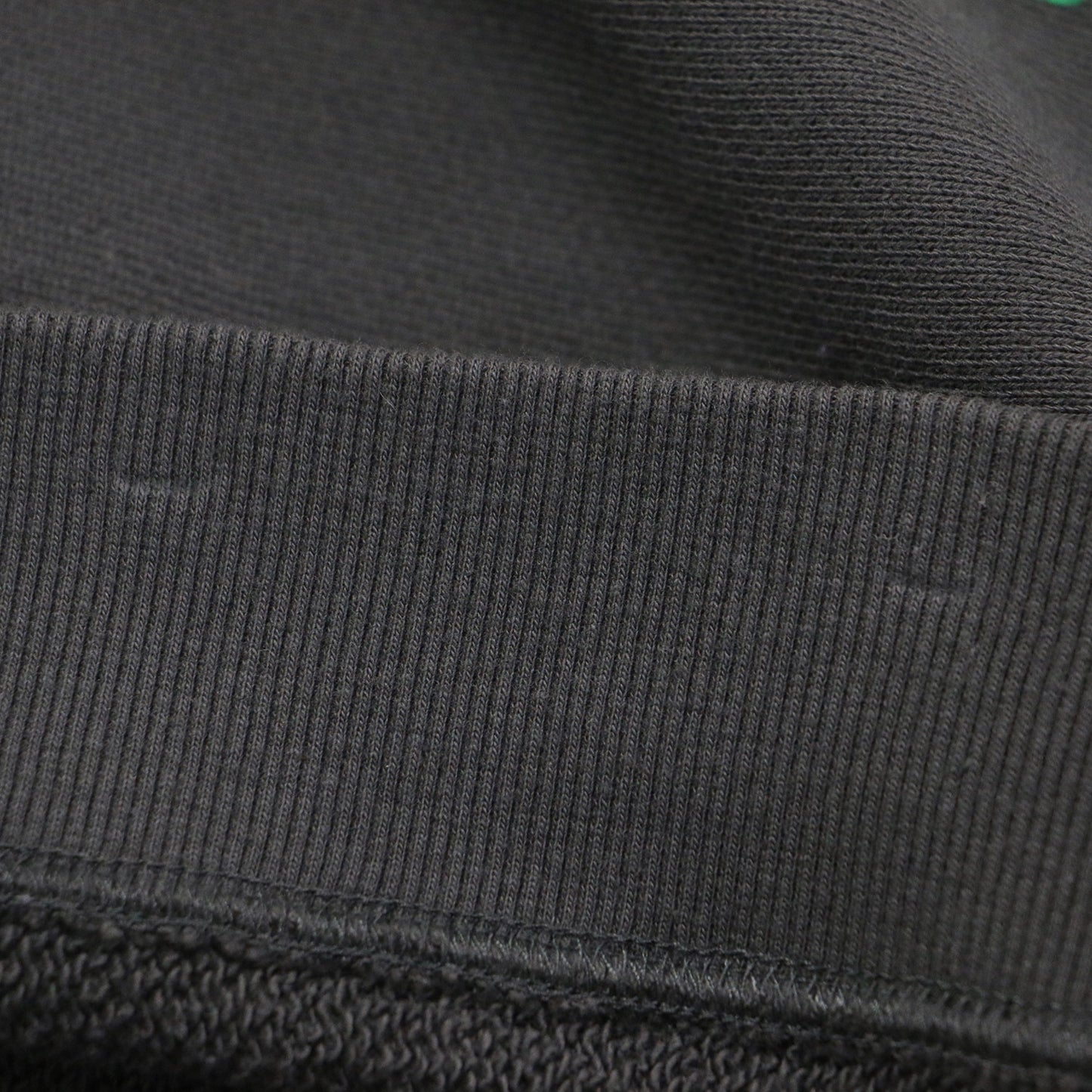 × SLOBE IENA 別注 25春夏 ショートスウェット/ プルオーバー 長袖 ショート丈 クルーネック コンパクト プリント