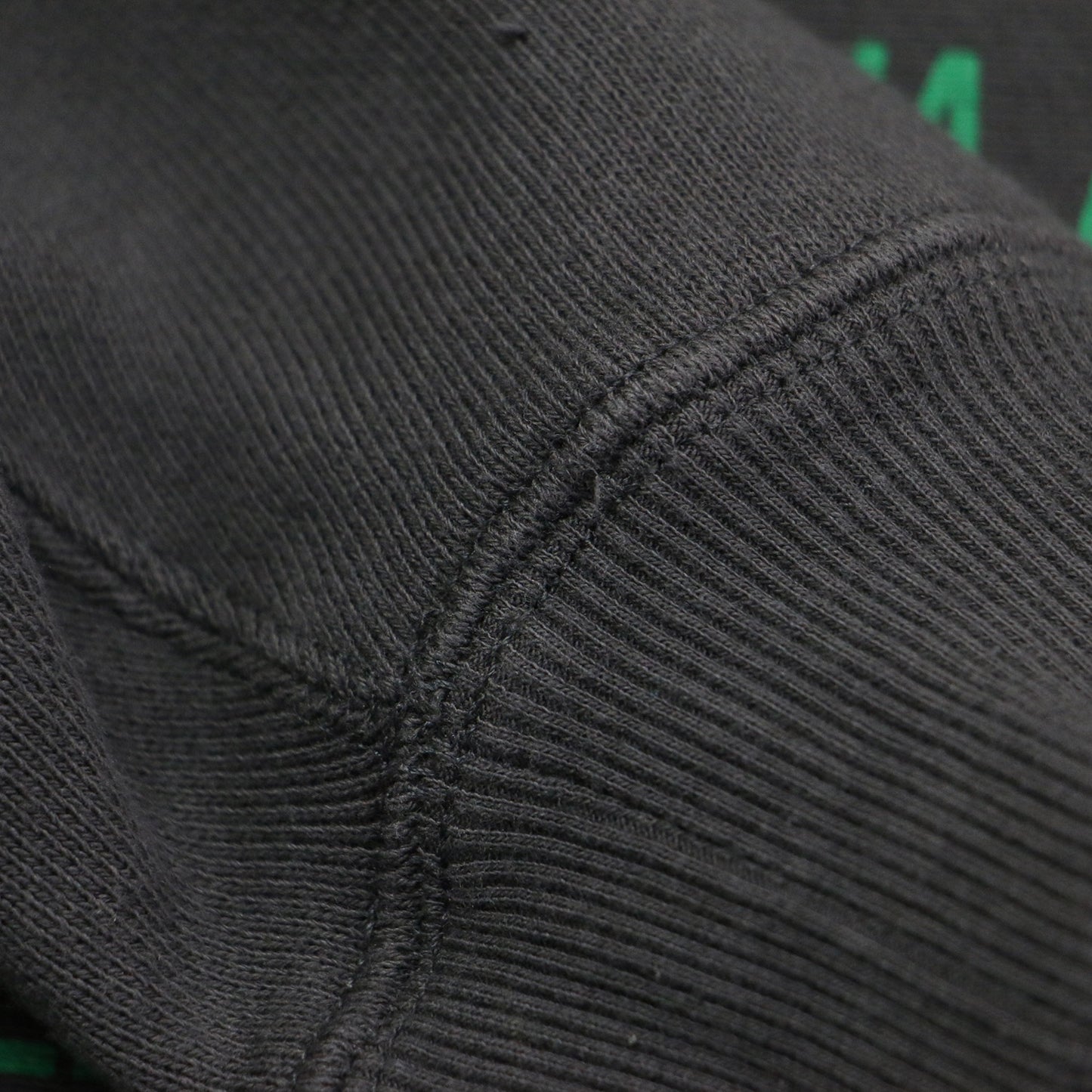 × SLOBE IENA 別注 25春夏 ショートスウェット/ プルオーバー 長袖 ショート丈 クルーネック コンパクト プリント