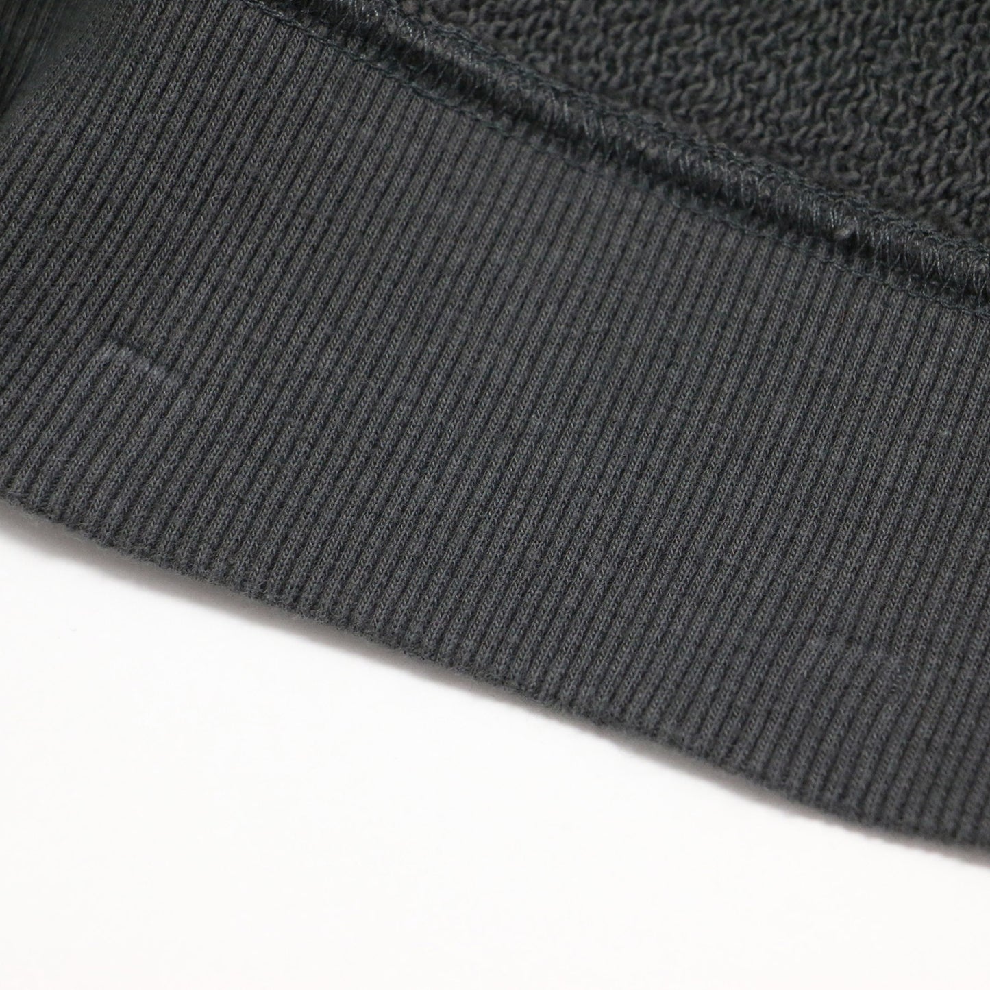 × SLOBE IENA 別注 25春夏 ショートスウェット/ プルオーバー 長袖 ショート丈 クルーネック コンパクト プリント