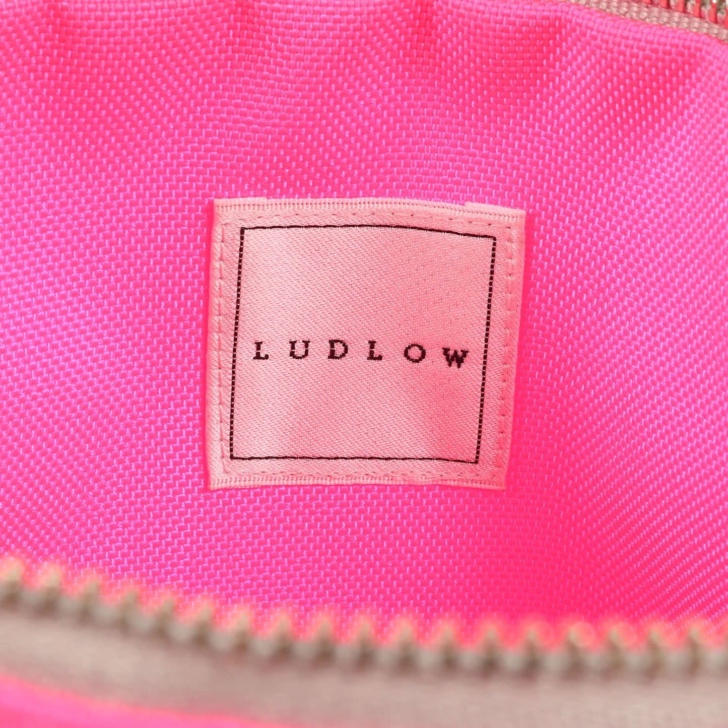 ネオンカラー マカロン ポーチ / ビジュー ブランドロゴ