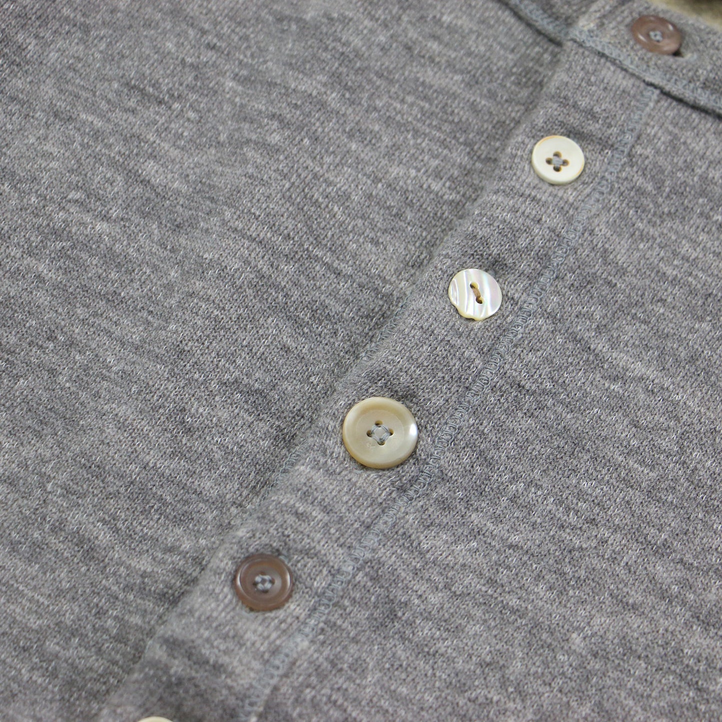 ウール裏毛のパフカーディガン / ニット ショート丈 クルーネック 長袖 コットン