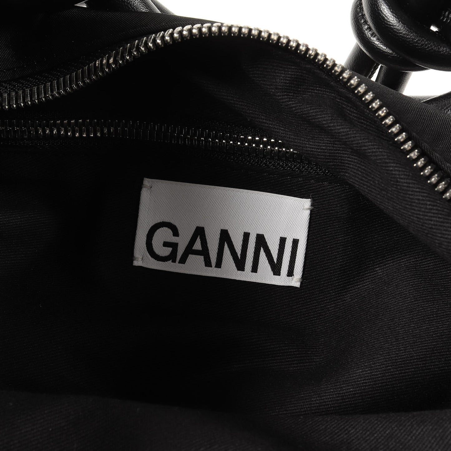 24春夏 メタルロゴ ナイロン ハンドバッグ / Knot Baguette 肩掛け レザー