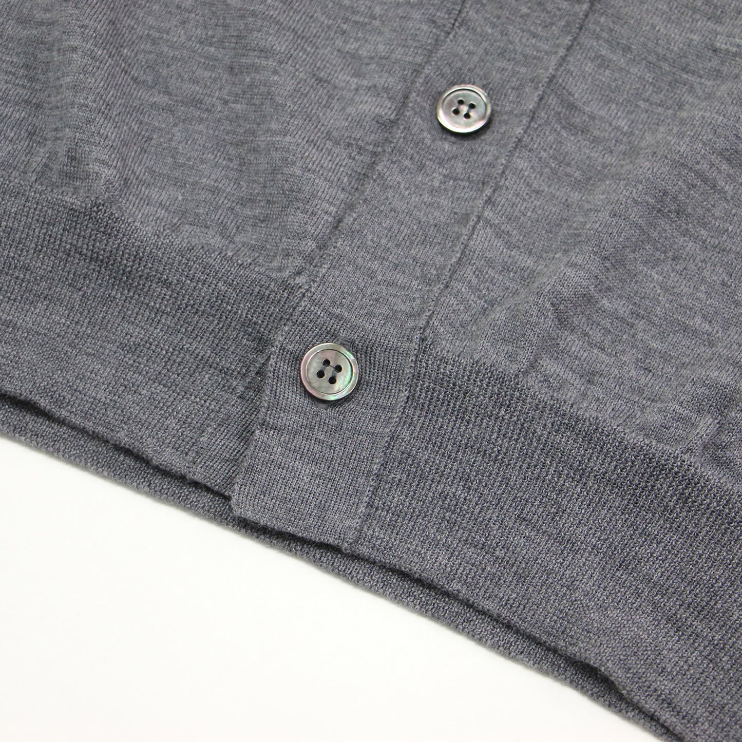 23秋冬 Vネック ショートスリーブ カーディガン / V-Neck Short Sleeve Cardigan ニット ハート ロゴ ハイゲージ ウール