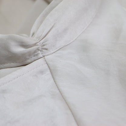 25春夏 ミューズサテン ボウタイ ブラウス / シャツ Vネック フレンチスリーブ スリット サテン