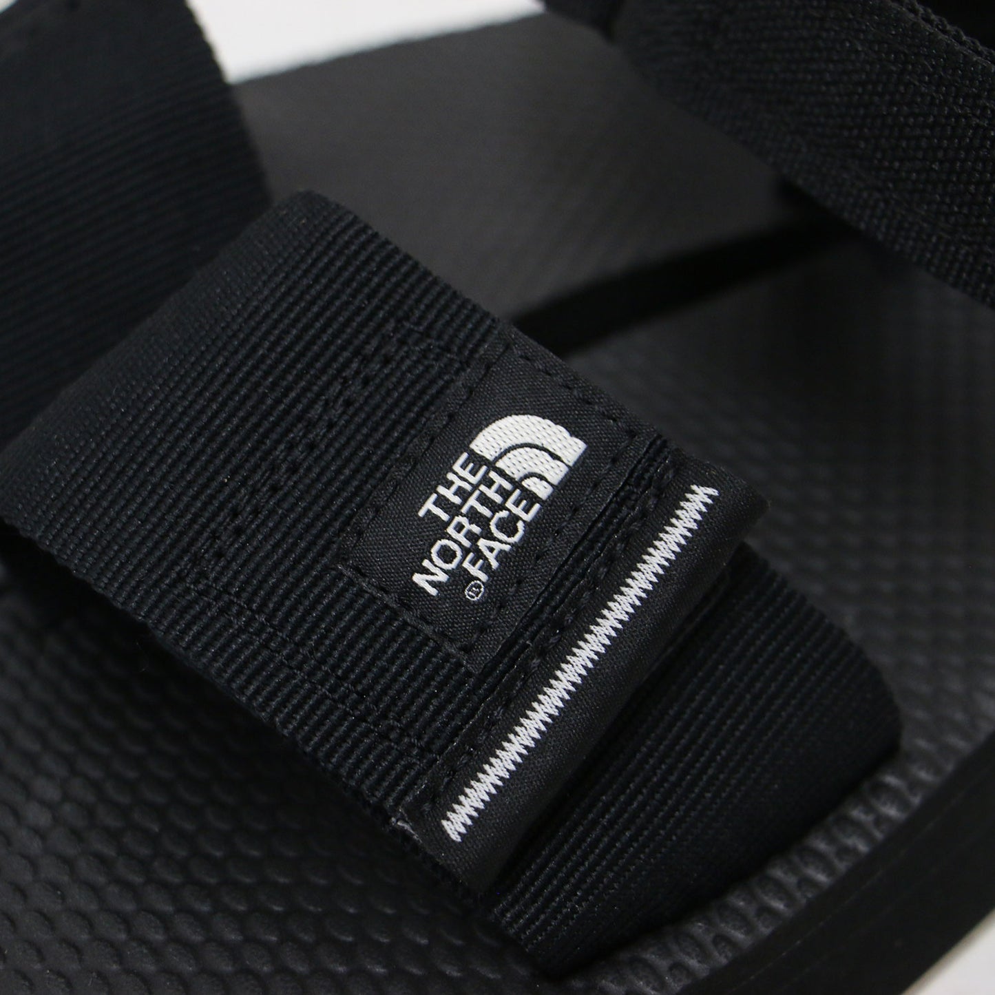 プラットフォーム サンダル NFW02544Z / Skeena Platform スポーツサンダル アンクルストラップ ベルクロ