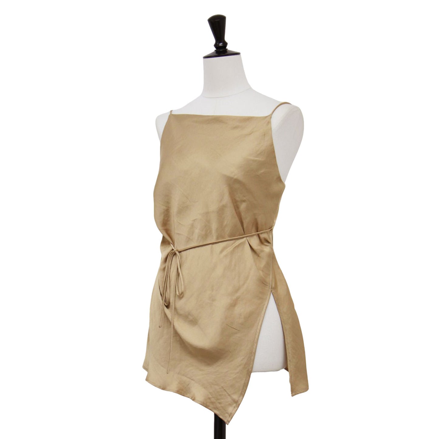 24秋冬 ドレープ サテン キャミソール トップス / DRAPE SATIN CAMISOLE TOPS ブラウス スリット アシンメトリー