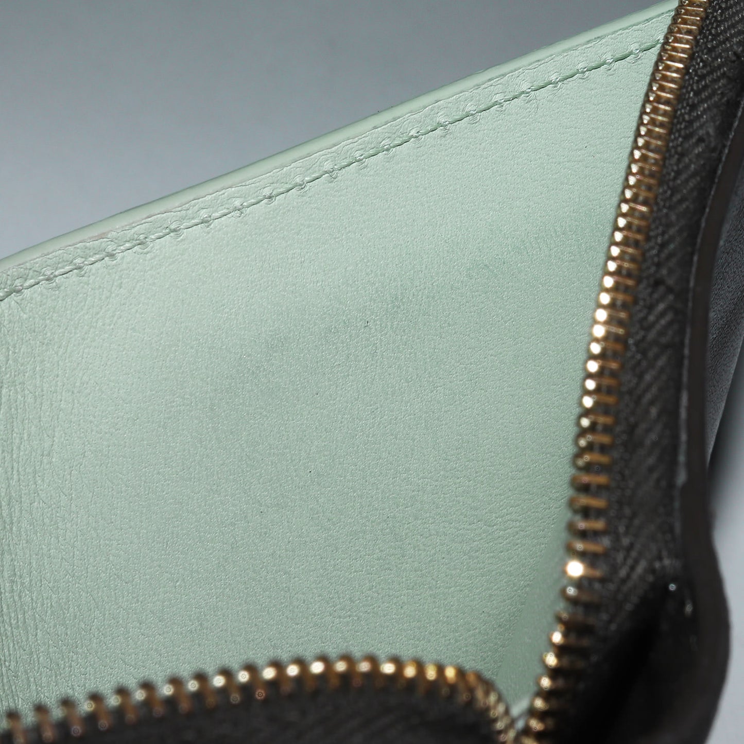 ノット コンパクト ジップアラウンド ウォレット / 二つ折り 財布 カーフレザー