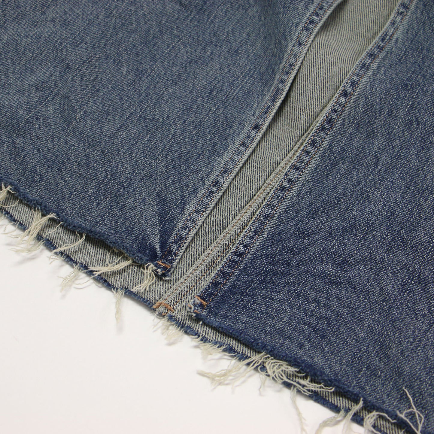 25春夏 裾フリンジ デニム ジャンスカ / ワンピース キャミソール ロング丈 カットオフ コットン