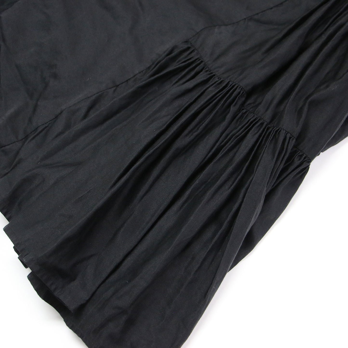 23秋冬 バイワード ギャザースリーブ サテン ティアード ドレス / BYWARD DRESS ワンピース 長袖 膝丈 フレア 日本限定