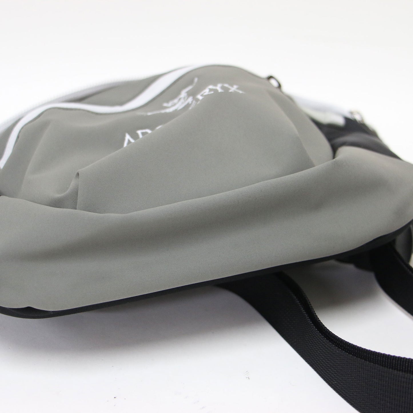 ×BEAMS 別注 ARRO ReBird 23春夏 ボディバッグ / ショルダーバッグ ロゴ ナイロン