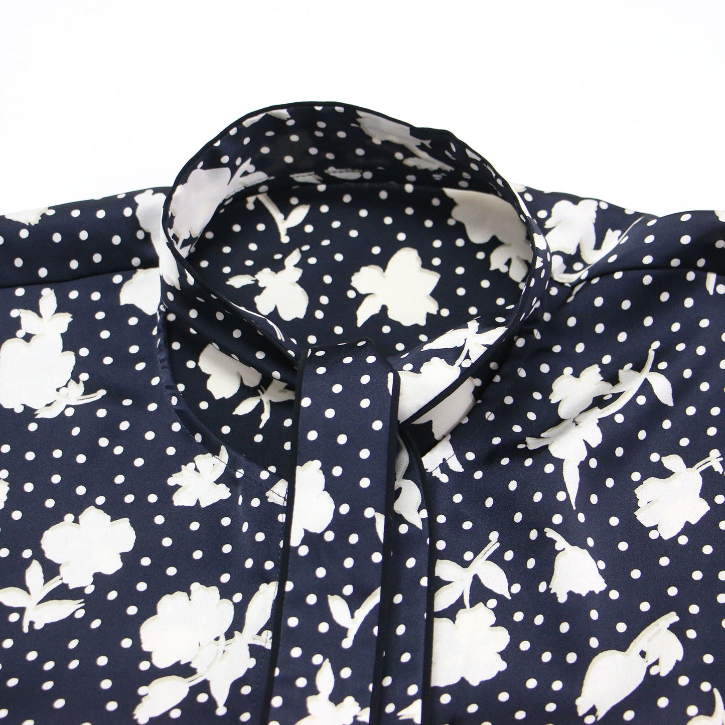 20春夏 シャドーフラワー タイブラウス / シャツ 長袖 ドット リボン くるみボタン ラウンドヘム