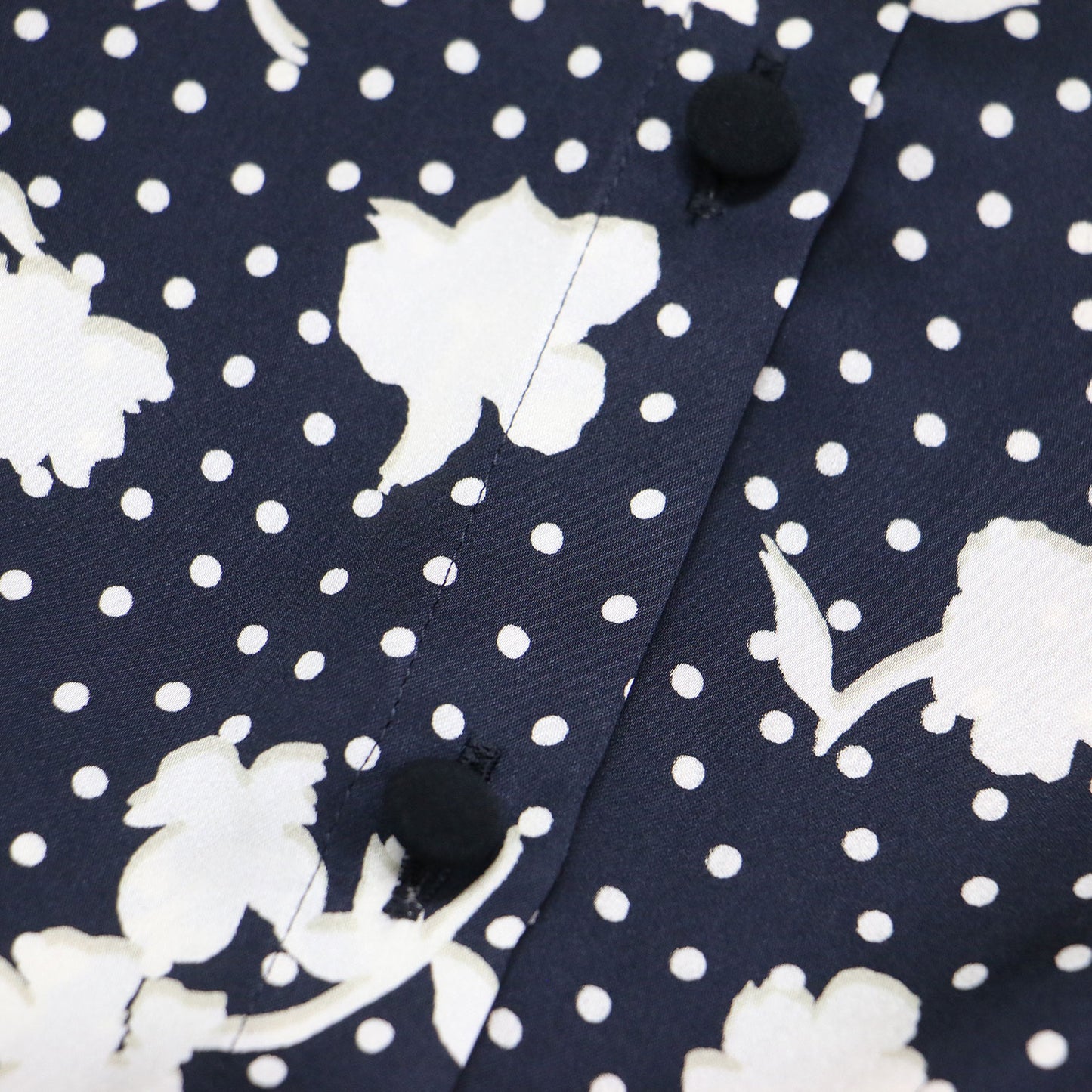 20春夏 シャドーフラワー タイブラウス / シャツ 長袖 ドット リボン くるみボタン ラウンドヘム