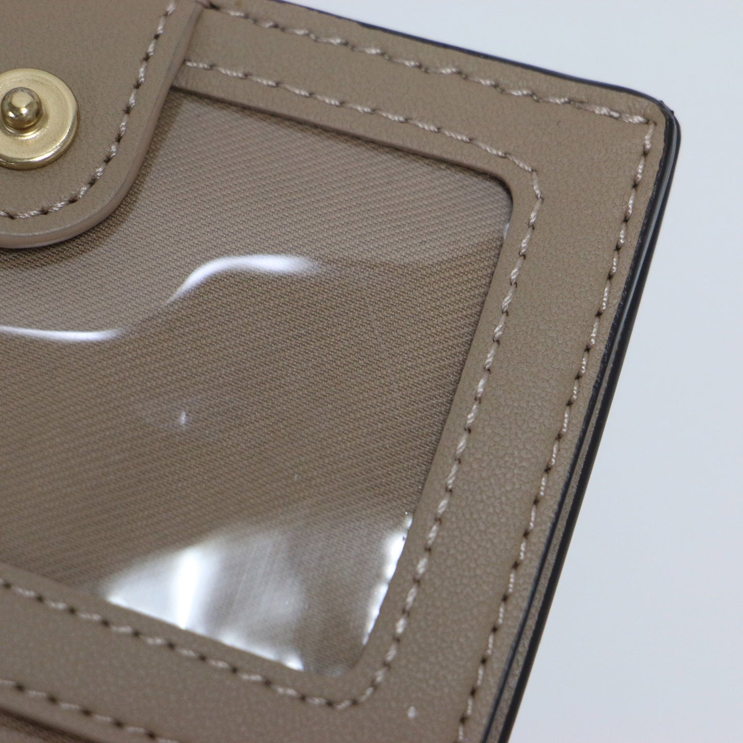 × JEAN-MICHEL BASQUIAT Wallet / ジャン＝ミシェル バスキア スナップ ウォレット 二つ折り 財布 コンパクト チャーム