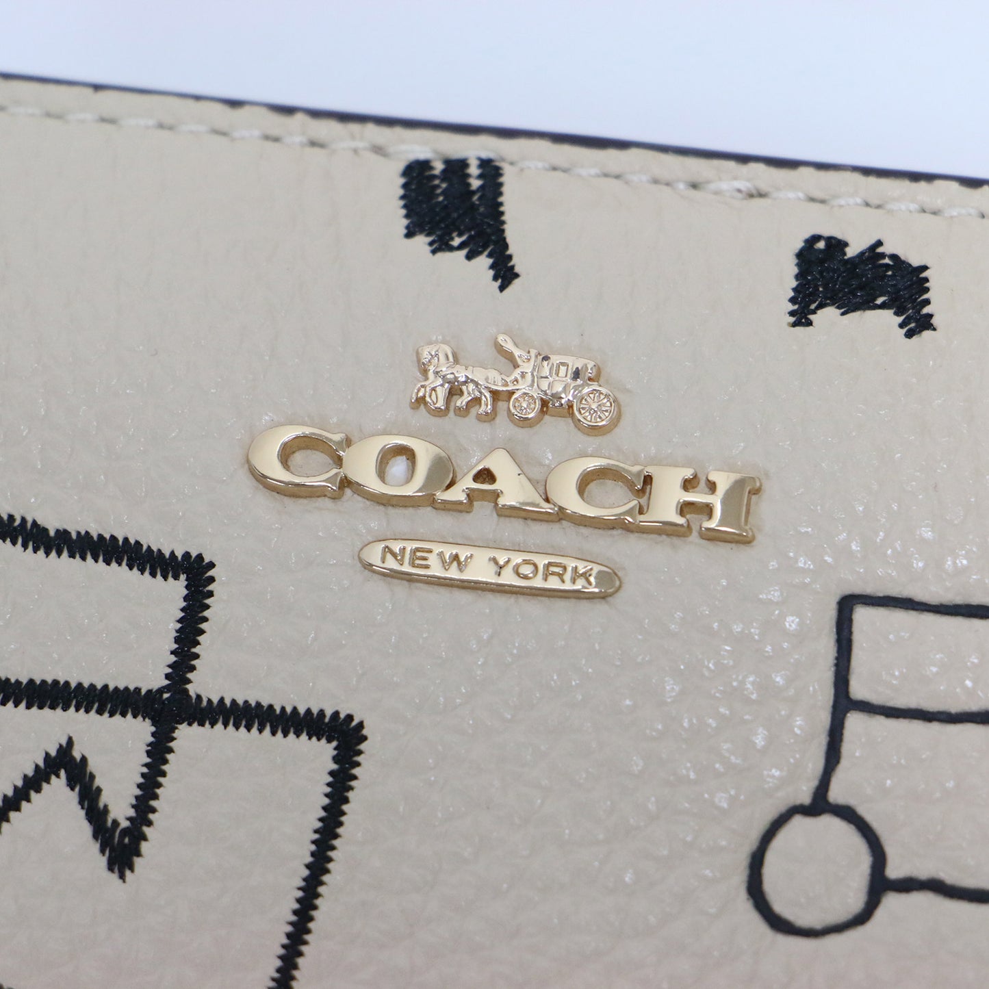 × JEAN-MICHEL BASQUIAT Wallet / ジャン＝ミシェル バスキア スナップ ウォレット 二つ折り 財布 コンパクト チャーム