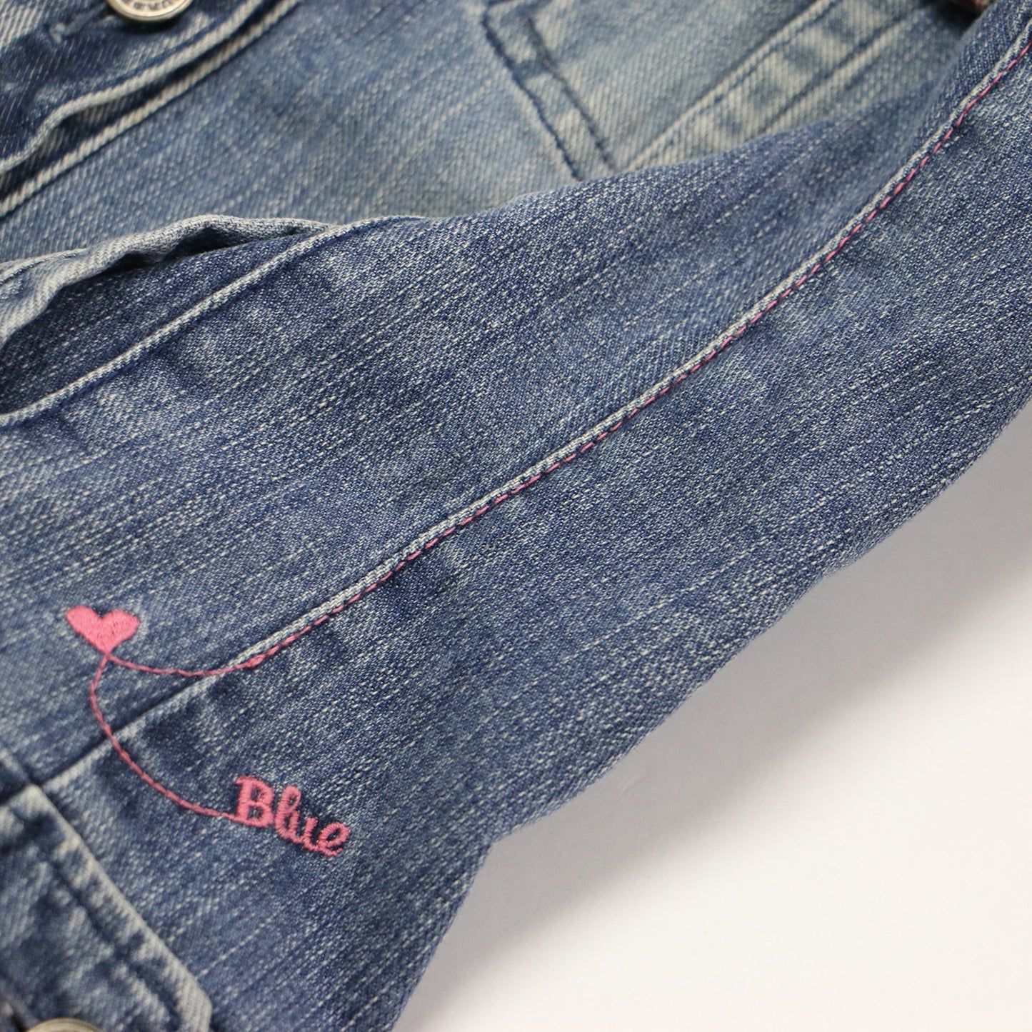 胸ポケット付き コンパクト デニムジャケット / 長袖 ステンカラー バーバリーチェック 刺繍 コットン