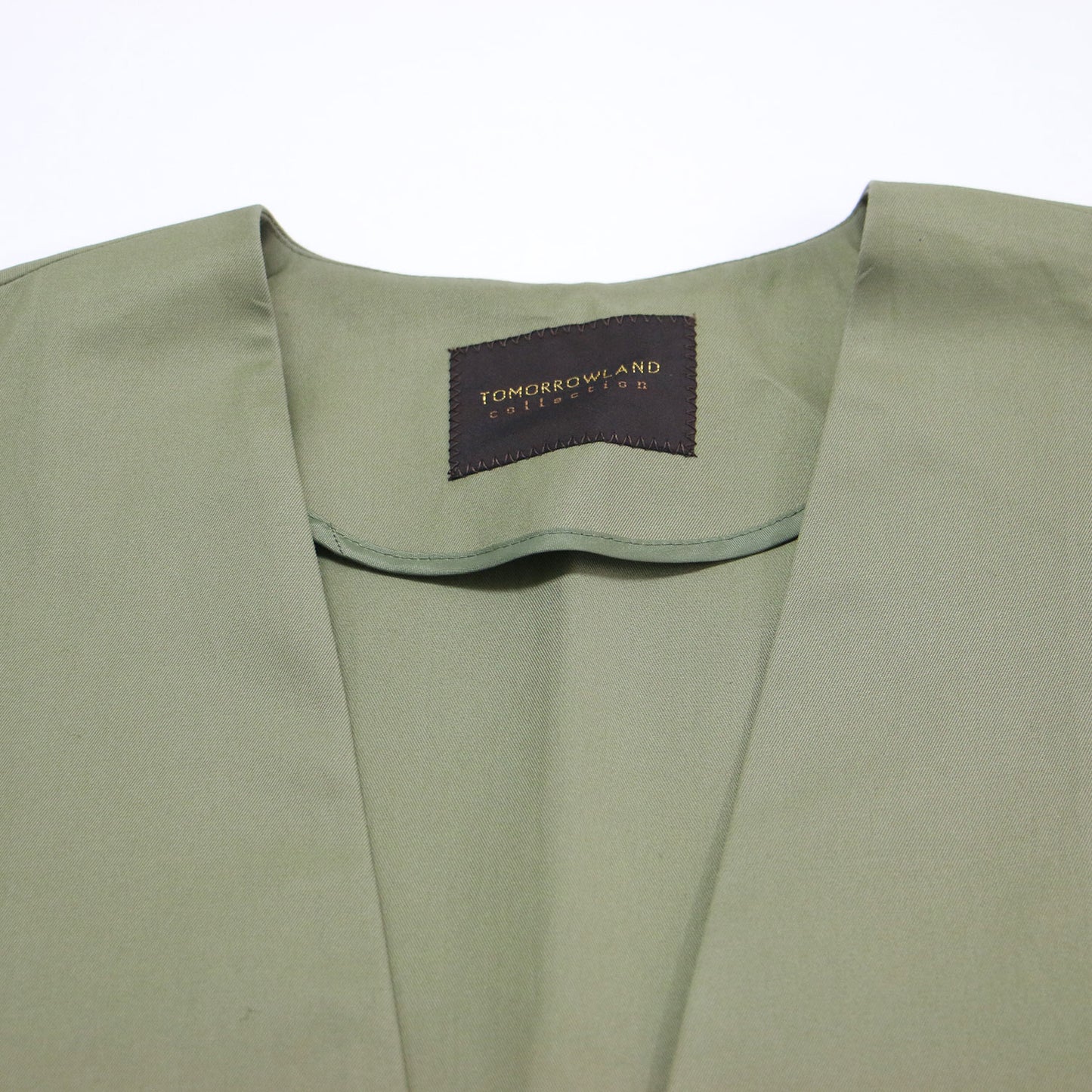 24春夏 コットンギャバジン フレアベルテッドジレ / ベスト Vネック カラーレス ホック ベルト付き スリット