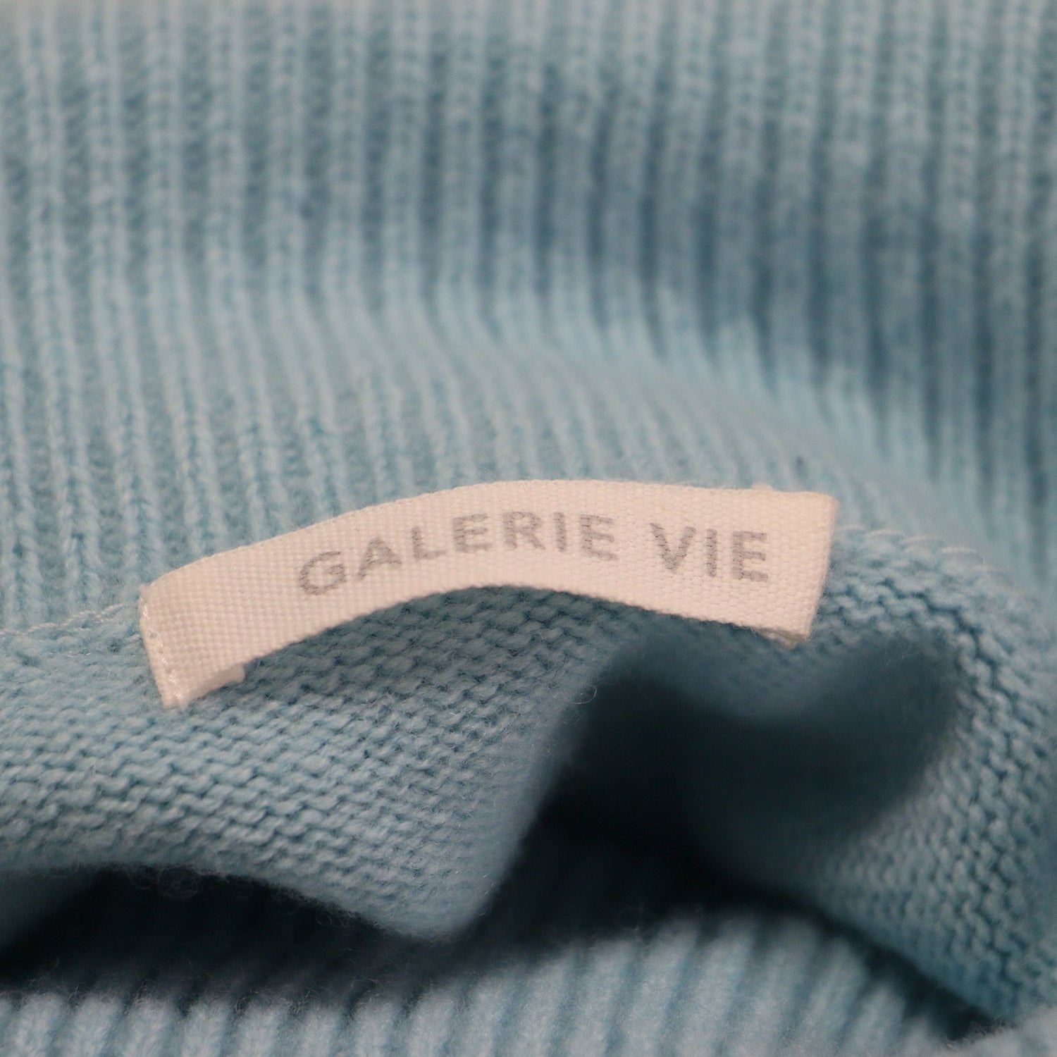 23春夏 ファインウールライト タートルネック ニット / プルオーバー